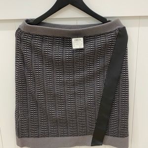 Club Monaco skirt NWT, size small